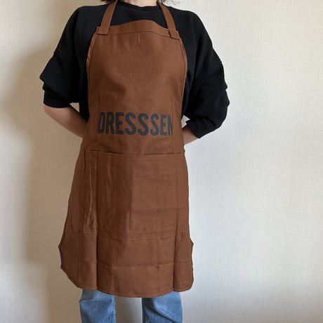 DRESSSEN  DRVBRN7  REVERSIBLE  APRON“YES！GOOD JOB！/ DRESSSEN“(リバーシブルエプロン)BROWN  COLOR
