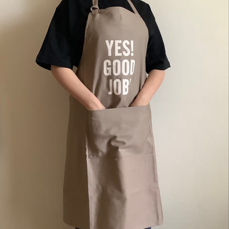 DRESSSEN PRSB1 THE PROFESSIONAL APRON“ YES！GOOD JOB！(SMOKY BEIGE)※首の紐をお好きな位置で結んで固定できます