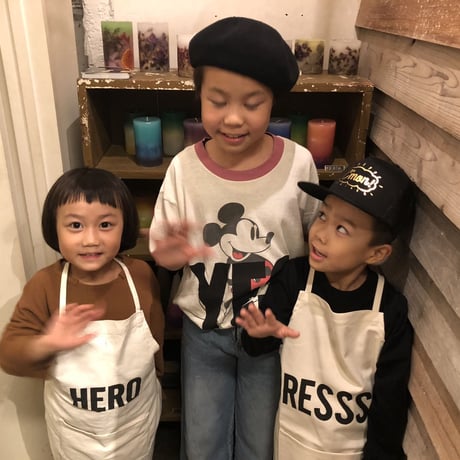 👦👧DRESSSEN KD 8 KIDS APRON "DRESSSEN"(キッズエプロンです。