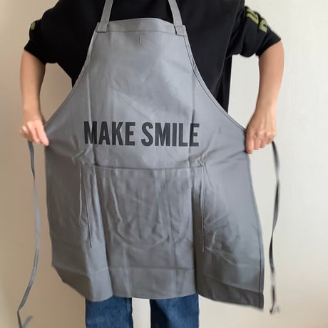 DRVG11 REVERSIBLE  APRON“MAKE BEAUTIFUL/MAKE SMILE(リバーシブルエプロン)