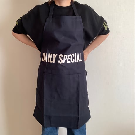 DRVNY13  REVERSIBLE  APRON“DAILY SPECIAL/WEEKLY SPECIAL”(リバーシブル)