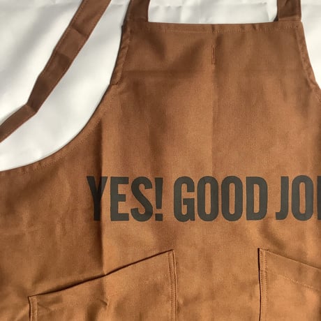 XA30 X–STYLE APRON “ YES！GOODJOB！”(BROWN COLOR)※背中でクロスさせて着用いただくエプロンです。