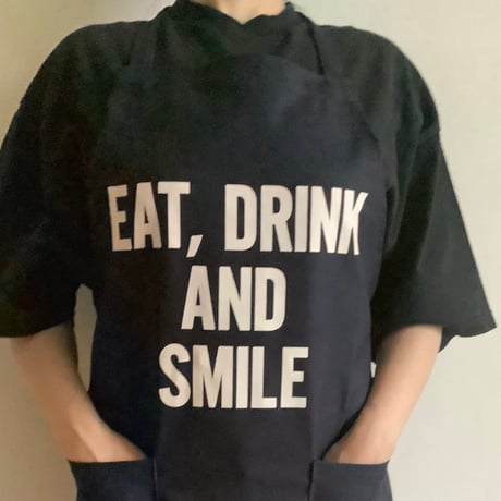 WPDN6   DAY USE W POCKET  APRON   “EAT,DRINK AND SMILE  DARK NAVY