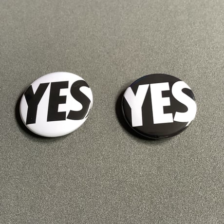 DRBS YES BUTTON BADGES  ※2個セット(YES  WHITE &YES BLACK)