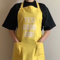 WPY2  DAY USE W POCKET  APRON   “YES！GOOD JOB！YELLOW  COLOR