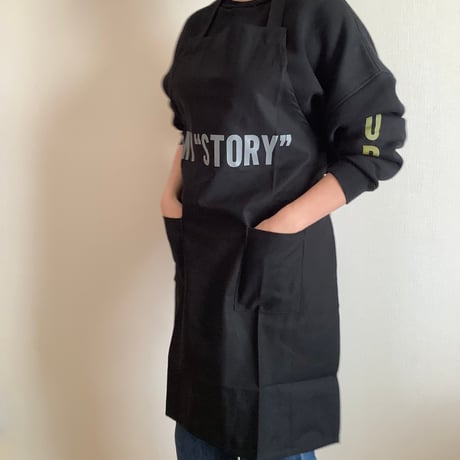 WPABLK5  DAY USE W POCKET  APRON   “MY“STORY”(BLACKCOLOR  )