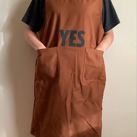 “PULL OVER APRON” ” ※男女兼用のエプロンです。全4色　✴️新色DARK BROWNが加わりました!！