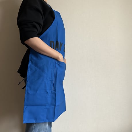 DRESSSEN  DRVBLU3   REVERSIBLE  APRON“DAILY SPECIAL/WEEKLY SPECIAL(リバーシブルエプロン)