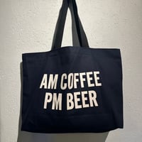 DTRDN2  TRAINING BAG ”AM COFFEE PM  BEER//AM COFFEE  PM  BEER    DARK NAVY  COLOR ※両面プリントです