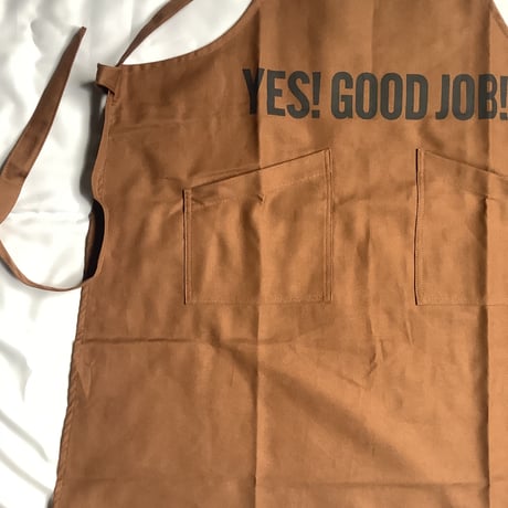 XA30 X–STYLE APRON “ YES！GOODJOB！”(BROWN COLOR)※背中でクロスさせて着用いただくエプロンです。