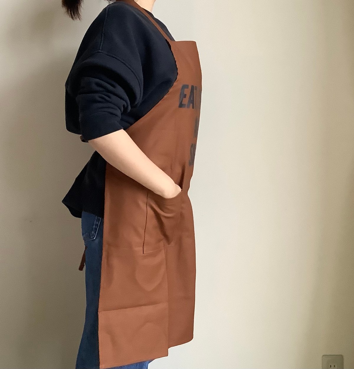 WPAB16 DAY USE W POCKET APRON “ EAT、DRIN
