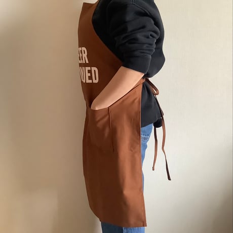 WPB10   DAY USE W POCKET “TO BEER CONTINUED” (生成りロゴ)