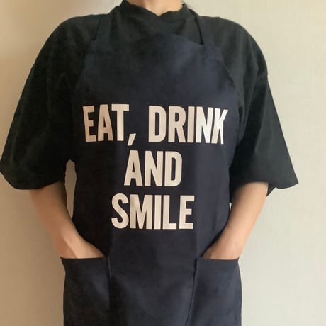 WPDN6   DAY USE W POCKET  APRON   “EAT,DRINK AND SMILE  DARK NAVY