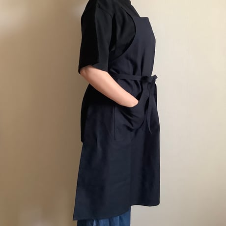 [新型] NEW X–STYLE APRON (DARK NAVY  COLOR)※背中でクロスさせて着用いただくエプロンです。