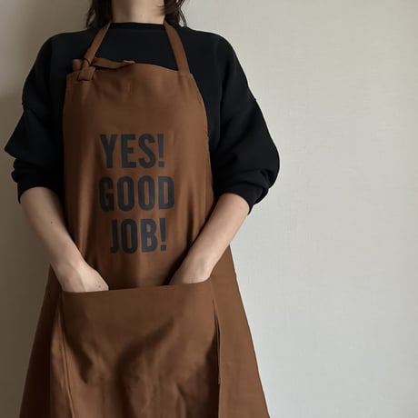 PR30 THE PROFESSIONAL APRON“ YES！GOOD JOB！” (BROWNカラー)※首紐の長さが調整できます。