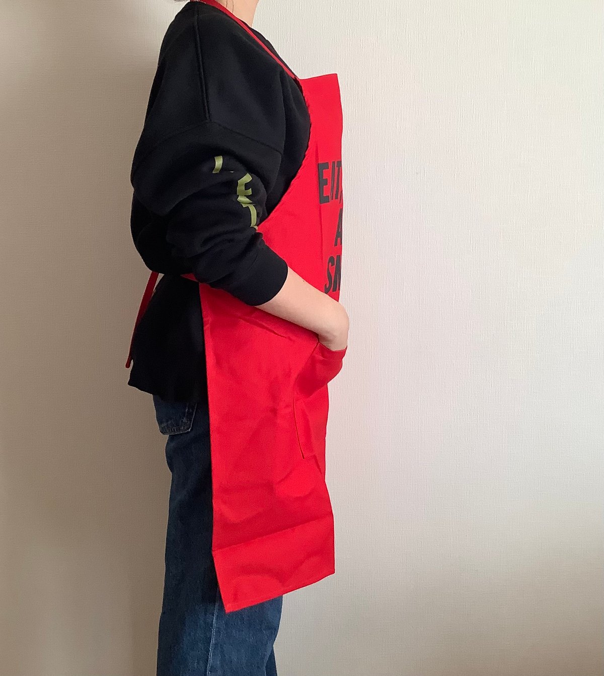 ADULT APRON “EAT,DRINK AND SMILE” RED COLOR