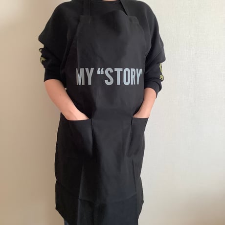 WPABLK5  DAY USE W POCKET  APRON   “MY“STORY”(BLACKCOLOR  )