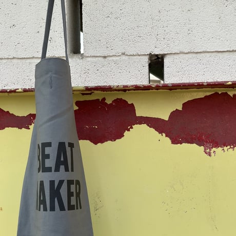 WPAGR15  DAY USE W POCKET  APRON   “BEAT MAKER“ GREY  COLOR