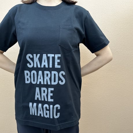 DSST77 DRES“SPECIAL”SSEN    ”SKATEBOADS ARE MAGIC“  T-SHIRTS (GREYロゴ)BLACK COLOR