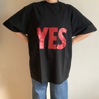 DSS1 DRES“SPECIAL”SSEN    YES  T-SHIRTS (RED色ロゴ) BLACK COLOR