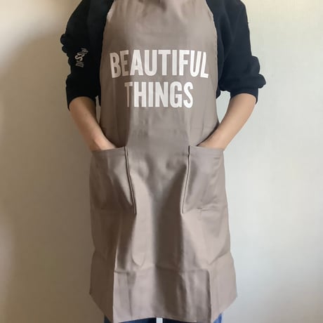 WPSB4 DAY USE W POCKET  APRON   “BEAUTIFUL THINGS ” SMOKY BEIGE COLOR