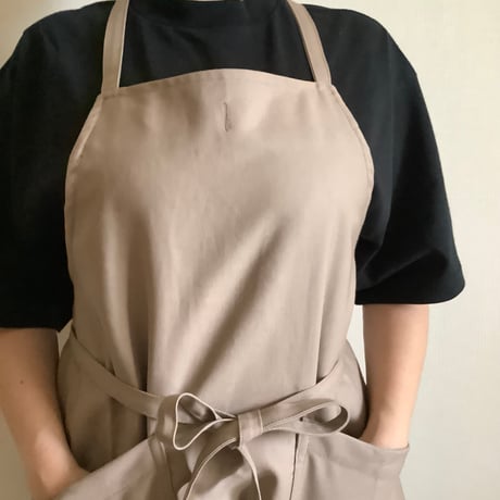 [新型] NEW X–STYLE APRON (SMOKY BEIGECOLOR)※背中でクロスさせて着用いただくエプロンです。
