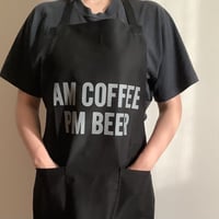 DRESSSEN WPABLK11 DAY USE W POCKET  APRON   “AM COFFEE PM BEER”(BLACKCOLOR  )