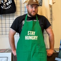WPY4   DAY USE W POCKET  APRON   “STAY HUNGRY” BOTTLE GREEN COLOR