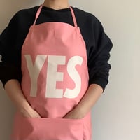 DR(PK)1 ADULT APRON  “YES” ※生成りロゴ　“PINK COLOR“