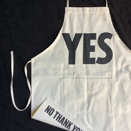 ADULT APRON #1 " YES" (裏側にNO THANKYOU プリントがあります)