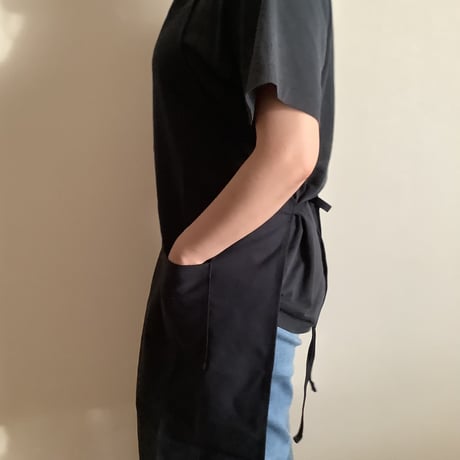 WPADN0  DAY USE W POCKET  APRON   ”NON  TITLE “ DARK NAVY  COLOR ”  ※こちらの商品は無地です　⭐️再入荷しました!