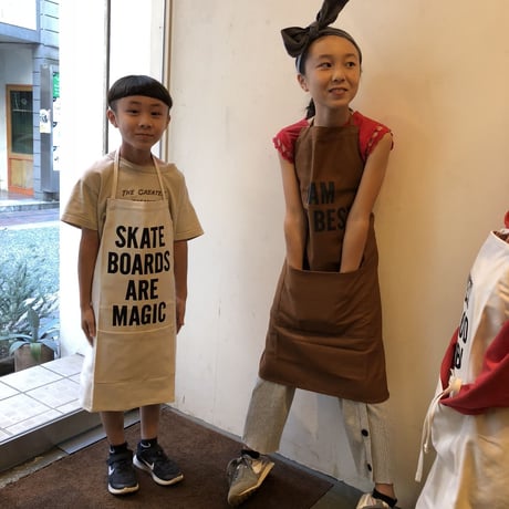 👦👧DRESSSEN KD15 KIDS APRON "SKATE BOADS ARE MAGIC"(キッズエプロンです)