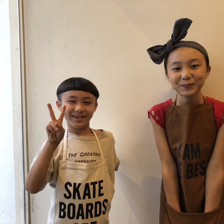 👦👧DRESSSEN KD15 KIDS APRON "SKATE BOADS ARE MAGIC"(キッズエプロンです)