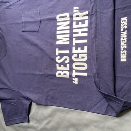 DRESSSEN  DSST99  DRES“SPECIAL”SSEN    “BEST MIND TOGETHER” T-SHIRTS (生成りロゴ) ネイビーカラー