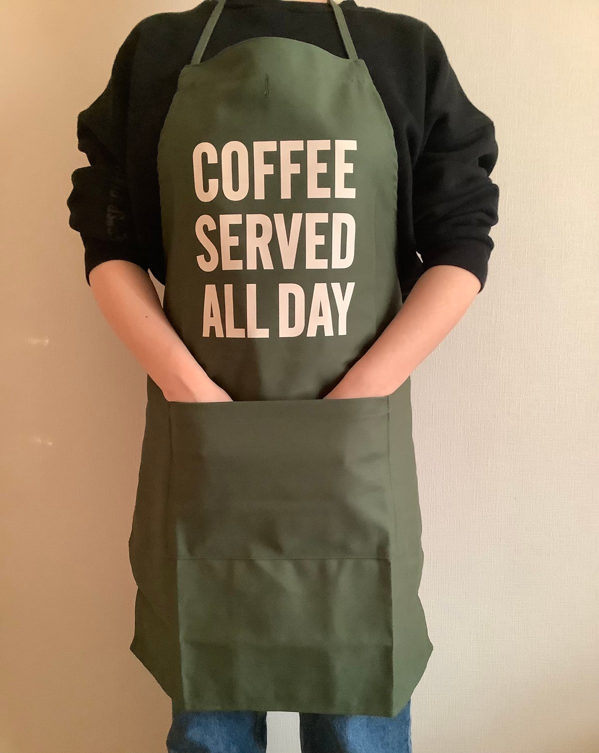 ADULT APRON DR(GN)5 “ COFFEE SERVED ALL DAY”