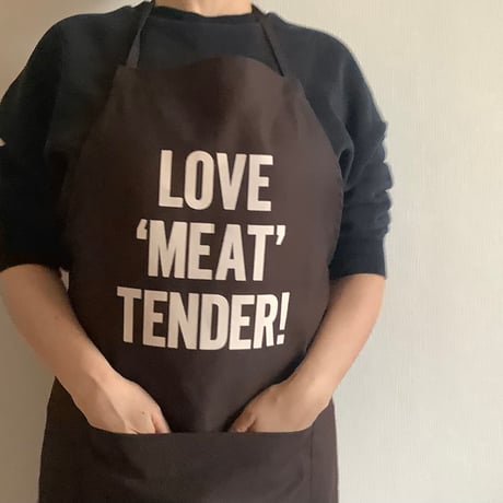 DR(DB)5  ”LOVE “MEAT” TENDER “APRON (生成りロゴ)  DARK BROWN COLOR