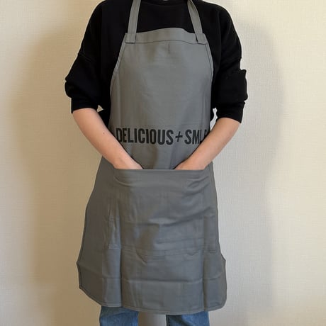 DRVG13  REVERSIBLE  APRON“DELICIOUS IS EVERYTHING/DELICIOUS +SMILE(リバーシブルエプロン)