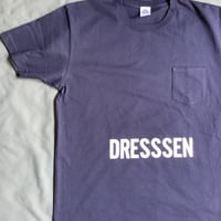 DRESSSEN  DSST77 DRES“SPECIAL”SSEN    ” DRESSSEN “T-SHIRTS (生成りロゴ)  ネイビーカラー
