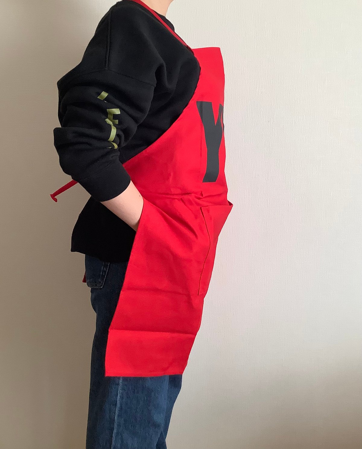DR(RD)1 ”YES“ APRON RED COLOR | DRESSSEN公式オ