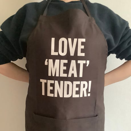 DR(DB)5  ”LOVE “MEAT” TENDER “APRON (生成りロゴ)  DARK BROWN COLOR