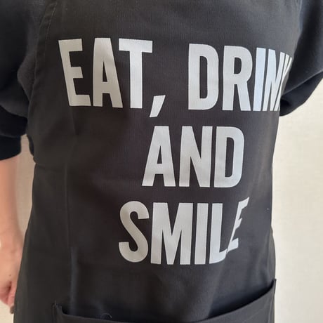 DR(BLK)3  “EAT, DRINK AND SMILE” ”APRON  BLACK COLOR ※GREYロゴ