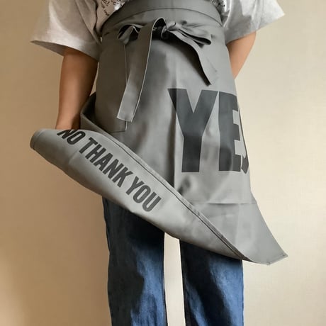 DRESSSEN LWLGR1 “YES” APRON  (腰巻きエプロンです)