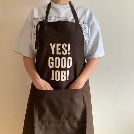 DRESSSEN PRDB1 THE PROFESSIONAL APRON“ YES！GOOD JOB！(DARK BROWN  COLOR )※首の紐をお好きな位置で結んで固定できます