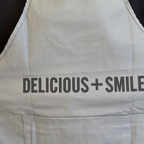 DRVG13  REVERSIBLE  APRON“DELICIOUS IS EVERYTHING/DELICIOUS +SMILE(リバーシブルエプロン)