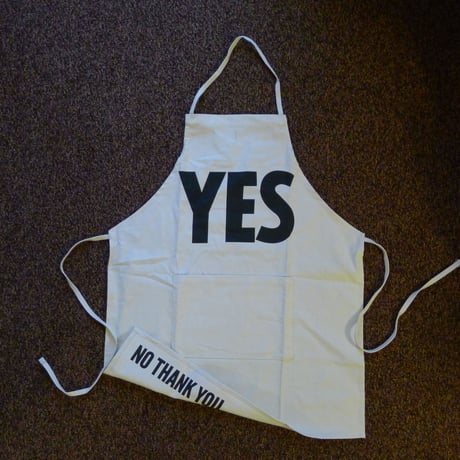 ADULT APRON #1 " YES" (裏側にNO THANKYOU プリントがあります)