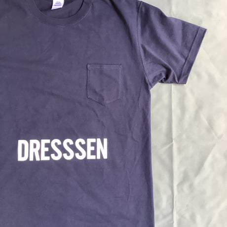 DRESSSEN  DSST77 DRES“SPECIAL”SSEN    ” DRESSSEN “T-SHIRTS (生成りロゴ)  ネイビーカラー