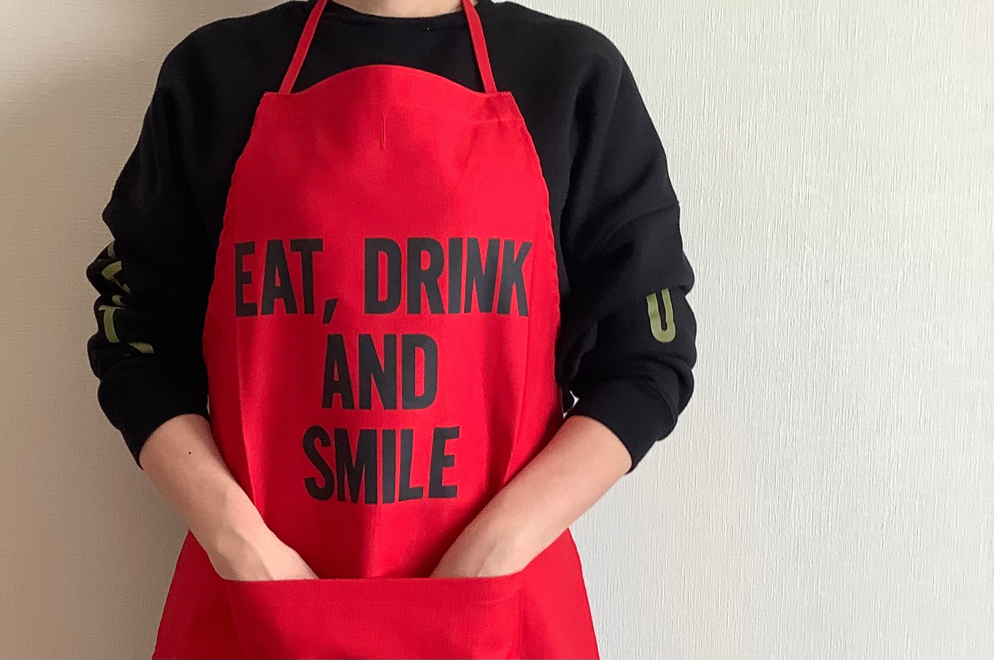 エプロン・三角巾 APRON #7 EAT,DRINK AND SMILE DRESSSEN ADULT APRON “EAT,DRINK AND SMILE” RED COLOR