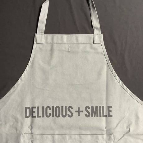DRVG13  REVERSIBLE  APRON“DELICIOUS IS EVERYTHING/DELICIOUS +SMILE(リバーシブルエプロン)
