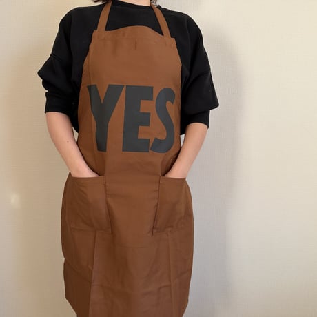 WPB1 DAY USE W POCKET  APRON   “YES”