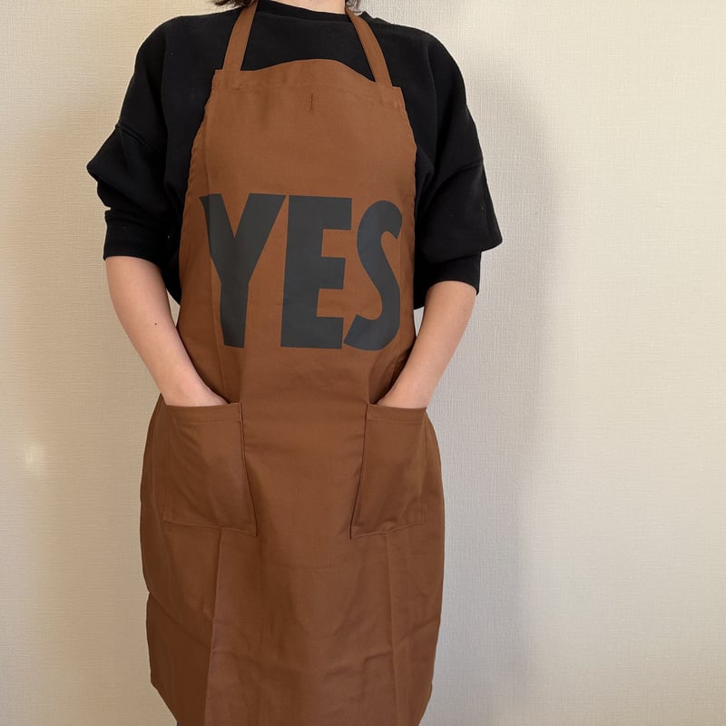 WPB1 DAY USE W POCKET APRON “YES” | DRESSSEN